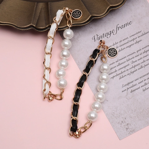 Luxus Legierung Künstliche Perle Kamelie Handykette Für Damen Ledergeflecht Metallkette Handyhülle Zubehör Dekoration