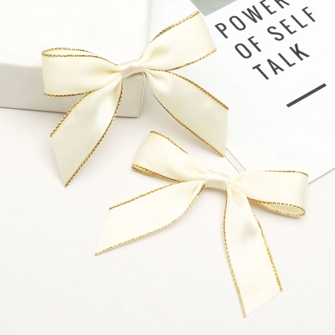 Handgefertigte Satinband-Schleife Mit Goldenem Rand Für Geschenkbox-Verpackung DIY Tortendekoration Cremeweiße Schleife