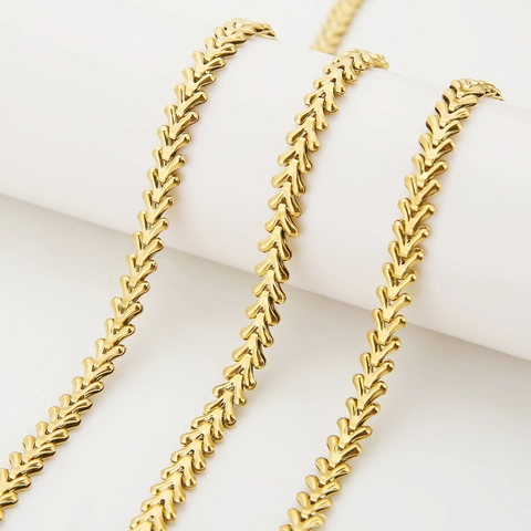 Acciaio Inossidabile Cuore Traforato Ramo Design Catena Per Gioielli Placcato Oro Minimalista Collana Accessori