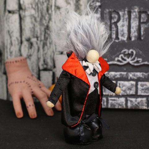 Poupée en Peluche Gnome Vampire d'Halloween Figurine Debout Avec Longs Cheveux Blancs Cape en Satin Décoration de Table