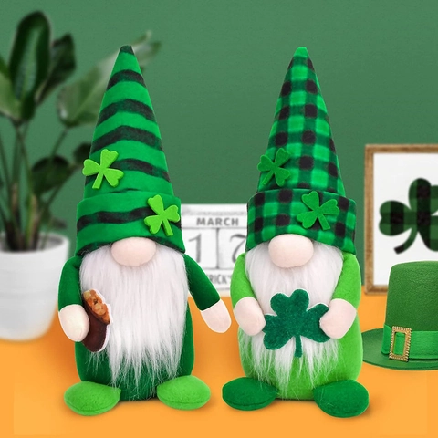 Gnomo di Peluche per San Patrizio Decorazione Svedese Tomte Nisse Con Trifoglio Cappello a Righe Quadri Arredo Irlandese