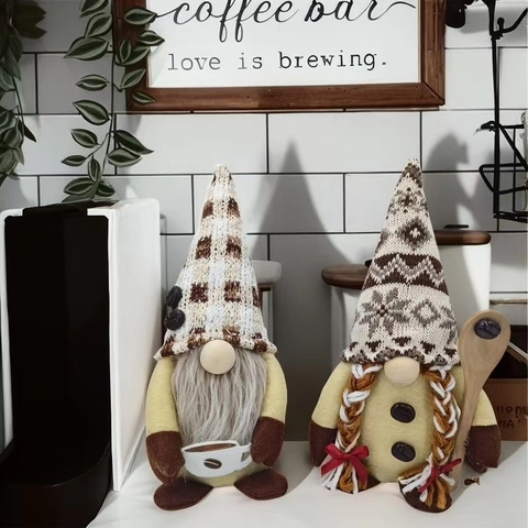 Gnomi di Caffè Nordici in Peluche Ornamenti in Stoffa Plastica Cappello a Maglia Cucchiaio di Legno Decorazione per Casa Bar