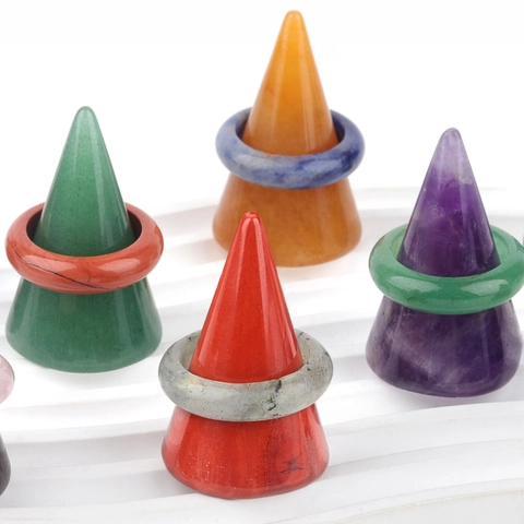 Natürlicher Kristall Halbedelstein Kegel Ringhalter Geometrischer Schmuckständer Für Fingerring Display Desktop Ornament Haus Deko