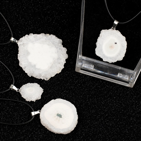 Natural Crystal Agate Geode Slice Sunflower Pendant Necklace For Women Polished Druzy Quartz Boho Healing Stone Jewelry