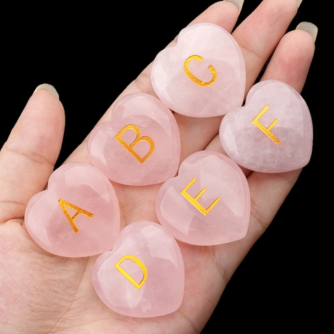 Piedra de Cuarzo Rosa Natural en Forma de Corazón Con Letra del Alfabeto Dorada Grabada Piedras de Cristal Pulido Para Regalo DIY