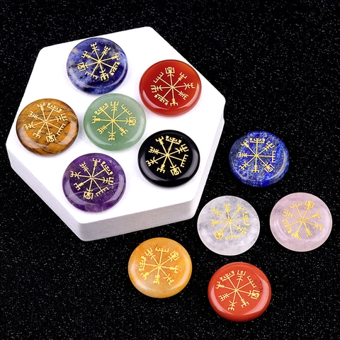 Natural Stone Carved Vegvisir Viking Compass Round Palm Stone Home Decor Amethyst Rose Quartz Obsidian Meditation Charm