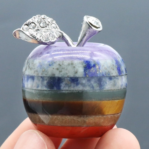 Ornement Pomme en Pierre Semi-Précieuse Chakra Arc-en-Ciel Naturel Figurine en Cristal Poli Avec Feuille de Métal en Strass