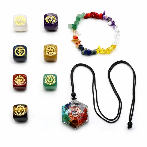7 Chakra Genezende Kristallen Set Natuursteen Gepolijste Kubus Chakra Symbolen Met Veelkleurige Splittersteen Armband Orgon Hanger Cadeauverpakking Voor Meditatie Yoga Vrouwen Spirituele Sieraden
