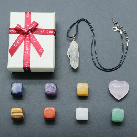 Ensemble de Cristaux des Sept Chakras de Yoga en Pierre Naturelle Avec Cubes Polis Pierre de Cœur Et Collier Pendentif Enveloppé
