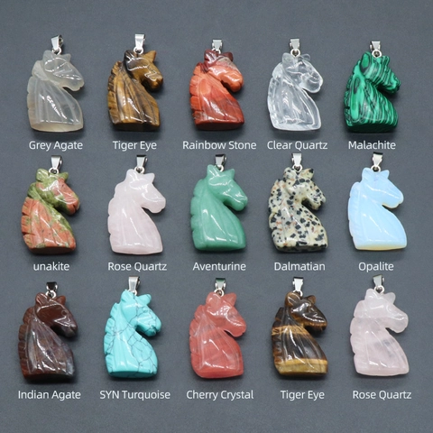 Collier Pendentif Tête de Cheval en Cristal Naturel Sculpté Fermoir en Alliage Cordon Ciré Ajustable Bijoux Animaux Cadeau Homme Femme