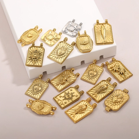 Ciondolo a Rilievo Vintage in Acciaio Inossidabile per Gioielli DIY Sacro Cuore Malocchio Pesce Pendenti Geometrici Oro Argento