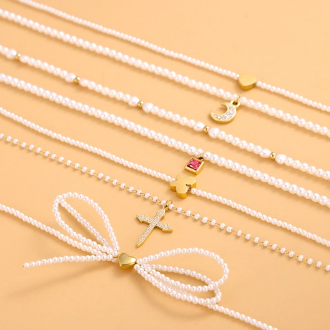 Elegante Collar de Perlas Artificiales de Estilo Francés para Mujer Joyería con Colgante de Cruz Corazón Luna de Acero Inoxidable y Diamantes de Imitación