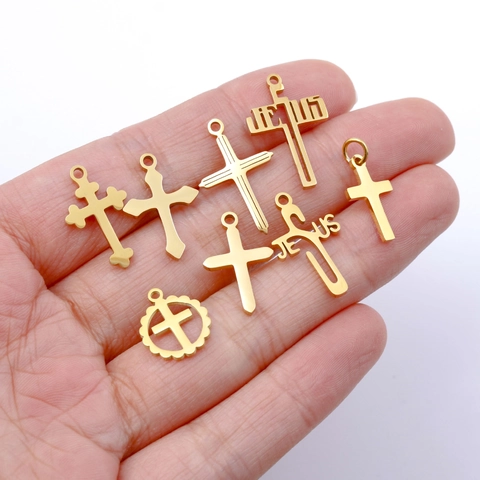Piccoli Ciondoli Crocifisso in Acciaio Inossidabile Religiosi Gesù Lettere Croce Charms Oro Argento DIY Gioielli Accessori per Collana Bracciale