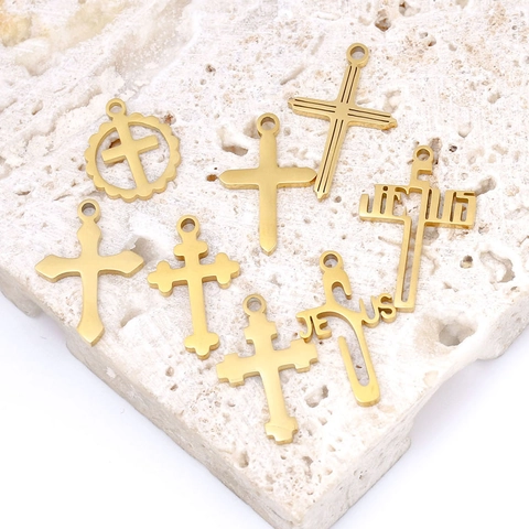 Piccoli Ciondoli Crocifisso in Acciaio Inossidabile Religiosi Gesù Lettere Croce Charms Oro Argento DIY Gioielli Accessori per Collana Bracciale
