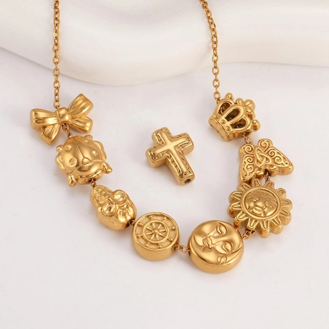 304 Stainless Steel Gold DIY Jewelry Making Beads Sun Moon Butterfly Cross Skull Crown Bowknot Ladybug Pendant Accessories