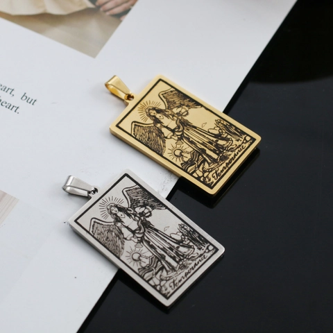 Pendentif Rétro en Acier Inoxydable Carte de Tarot pour Collier Homme Mystique Gravé Arcana Major Accessoire Bijoux DIY