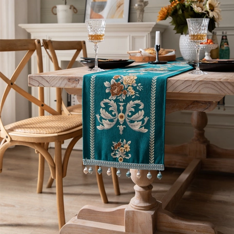 Chemin de Table en Chenille Brodée Florale Rétro Européen Avec Glands et Perles Jacquard Décoration Maison Salle à Manger Bleu Clair