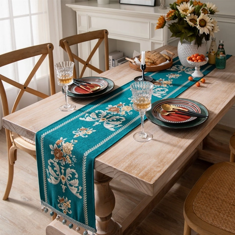 Chemin de Table en Chenille Brodée Florale Rétro Européen Avec Glands et Perles Jacquard Décoration Maison Salle à Manger Bleu Clair