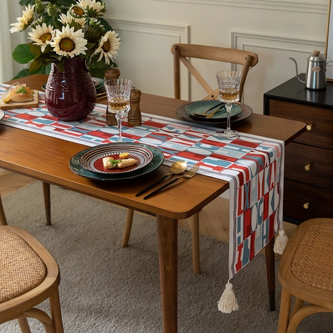 Runner da Tavolo Jacquard con Lettere Inglesi Geometriche Moderne Con Nappine Rosso Blu Blocco di Colore Poliestere