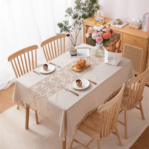 Tovaglia Minimalista in Poliestere Effetto Lino Con Eleganti Cuciture in Pizzo e Nappine Copritavolo Rettangolare Per Arredamento Casa e Cucina