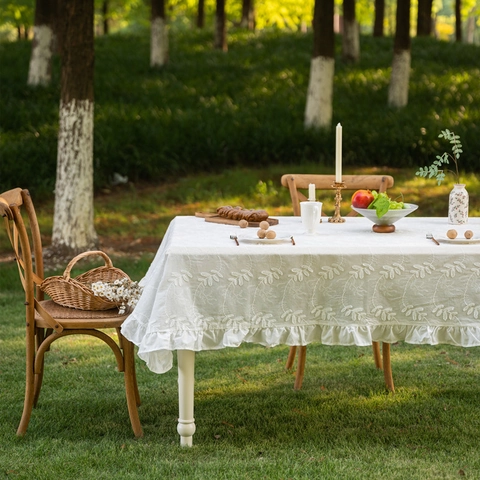 French Style Lace Tablecloth Embroidered Floral Pattern With Ruffle Edge Rectangular Tablecloth For Wedding Party Outdoor Picnic Home Decor