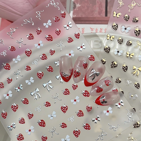 Autocollants Ongles Relief 3D Motif Fraise et Nœud Or Argent Marquage à Chaud Décalcomanies Ongles Mode DIY Décoration