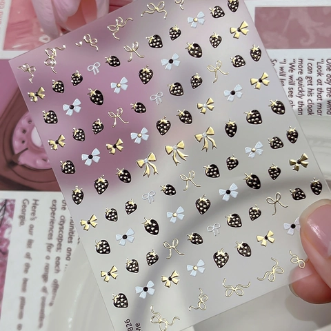 Autocollants Ongles Relief 3D Motif Fraise et Nœud Or Argent Marquage à Chaud Décalcomanies Ongles Mode DIY Décoration