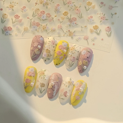 Adesivi per Unghie a Forma di Tulipano Floreale in Rilievo 3D Sottili Flessibili Autoadesivi per Manicure Fai da Te