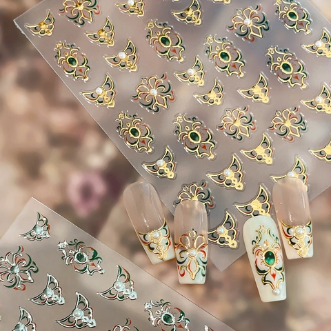 Retro Barock Chinesischer Stil 5D Relief Nagelaufkleber Gold Silber Bronzieren Künstliche Perle Schmetterling Muster Maniküre Decals