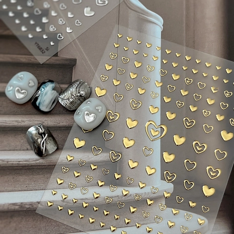 Autocollants à Ongles Cœur Métallique Gaufré 3D Or Argent Auto-adhésif Manucure Minimaliste Vintage Décoration DIY pour Femmes