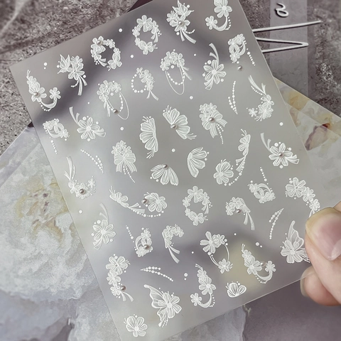Adesivi per Unghie 5D Bianchi in Rilievo Pizzo Farfalla Fiore Perla Artificial Fiocco Nastro Design Elegante DIY Manicure Decorazione