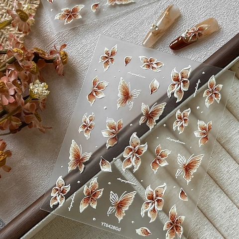 Vintage 5D Geprägte Schmetterling Blume Nagelaufkleber Bernstein Braun 3D Selbstklebende Dekorative Nagelkunst Decals Damen