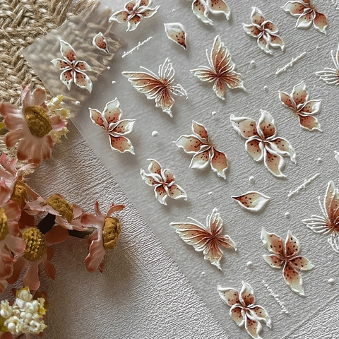 Vintage 5D Geprägte Schmetterling Blume Nagelaufkleber Bernstein Braun 3D Selbstklebende Dekorative Nagelkunst Decals Damen