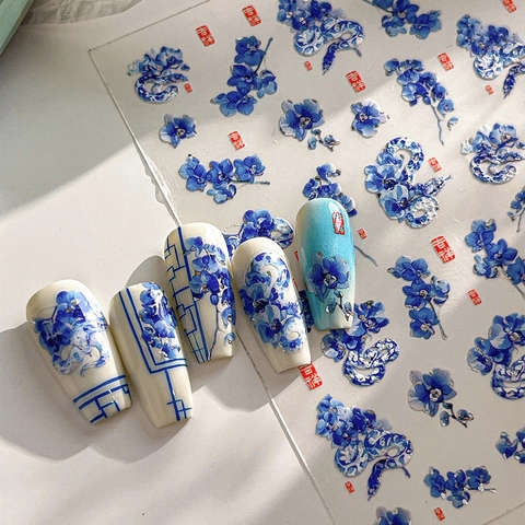 Nagelaufkleber Im Blau-Weiß-Porzellan-Stil Relief Silberfolie Blumen Schlangenmuster Selbstklebend Dekoration Siegel