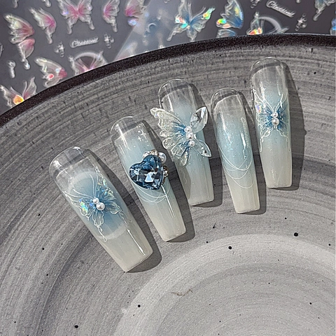 Laser Holografische Schmetterlings-Nagelsticker Aurora Blau Stern Mond Design DIY Dekorative Maniküre Abziehbilder Damen