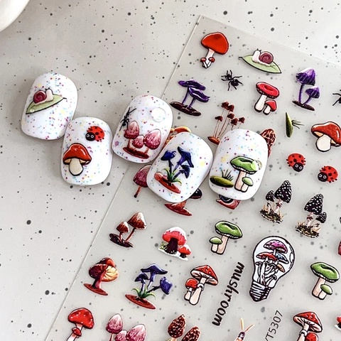 Süße 5D Geprägte Pilz Nagelkunst Aufkleber Bunte Waldinsekten Muster DIY Maniküre Aufkleber Für Damen Täglich Nagelkunst
