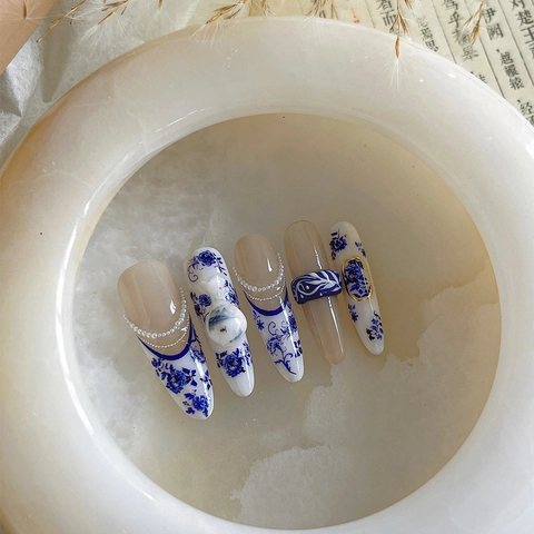 Chinese Style Blue And White Porcelain Nail Art Stickers Bronzing Embossed Floral Self Adhesive Nail Decals For Women DIY Manicure Decoration