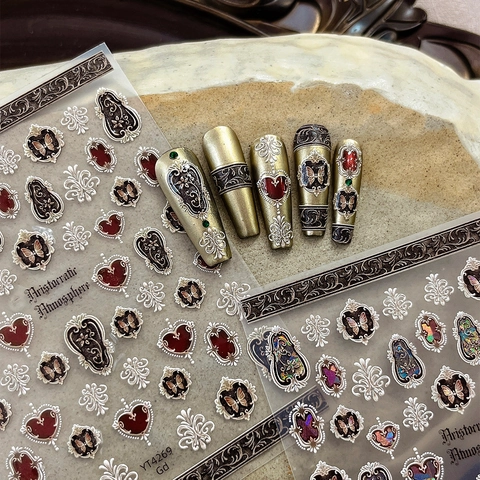 Retro Barok Nagelstickers Hart Vlinder 3D Reliëf Zelfklevende Manicure Decals Goud Rood Luxe Vintage Nageldecoratie