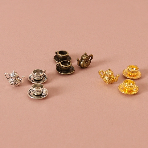 Set Teiera in Lega in Miniatura Casa delle Bambole Simulazione Tazze da Tè Vintage Metallo Piccola Teiera per Decorazione DIY