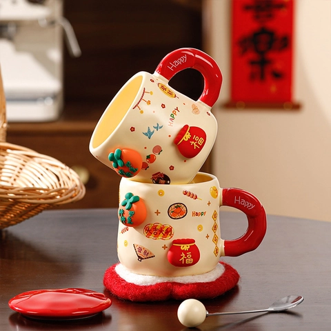 Simpatica Tazza in Ceramica a Cartone Animato Con Coperchio Cucchiaio 3D Animale Frutta Dipinta a Mano Decorativa Caffè Latte Bicchiere d'Acqua Regalo di Compleanno