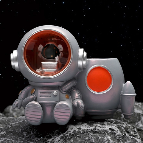 Astronaut Rocket Pen Holder Night Light Resin Desktop Ornament Office Organizer Student Creative Stationery Gift Light
