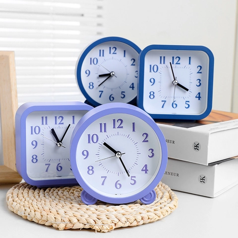 Modern Minimalist Plastic Desktop Alarm Clock Quiet Analog Battery Operated Table Clock For Student Bedroom Home Decor