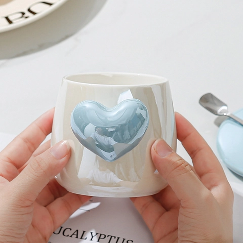 Creative Ceramic Mug With Heart Shaped Handle 3D Panda Cat Animal Design Pearl Glazed Coffee Cup Set With Lid And Spoon