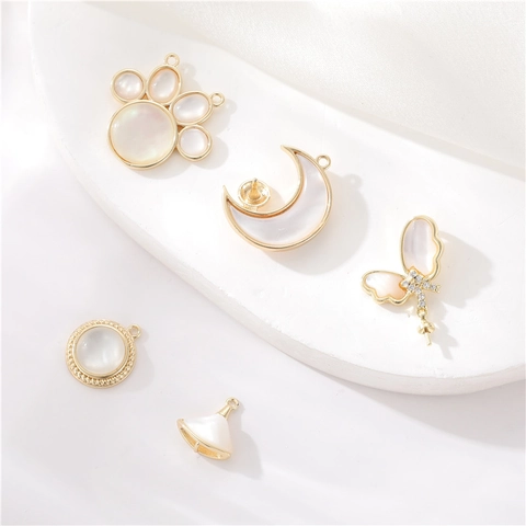 14K Gold Plated Copper Mother Of Artificial Pearl Shell Pendants For DIY Jewelry Making Moon Butterfly Fan Round Cat Claw Shapes