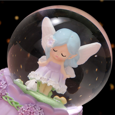 Carino Angelo Fata Palla di Cristallo Carillon Con Luce Neve Resina Vetro Ornamento da Scrivania Regalo di Compleanno Sognante
