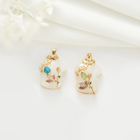 New Chinese Style Cheongsam Pendant For Women Accessory With Copper Base Imitation Jade Zirconia Floral Decorative Jewelry