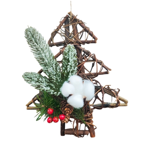 Decorazione da Parete ad Albero di Natale in Rami di Legno Rustico Con Aghi di Pino Innevati Bacche Rosse Palla di Cotone Ornamento