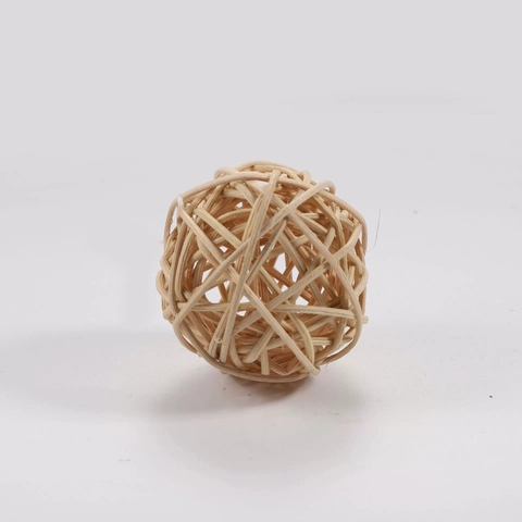 Natural Rattan Woven Bird Toy For Parrots Small Ball Star Design Claw Grabbing Chewing Toy Natural Wood Color Cage Accessory