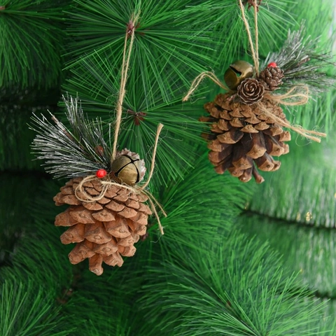 Ornamento Sospeso Rustico Natalizio Pigna Con Aghi Di Pino Artificiali Campanelli Bacche Pendente Per Albero Fatto A Mano