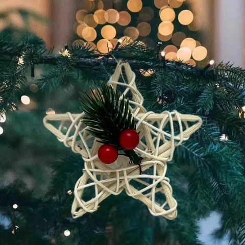 Rustico Natale Rattan Intrecciato Stella Cuore Pendente Con Aghi Di Pino Artificiali Bacche Rosse Decorazione Vacanze